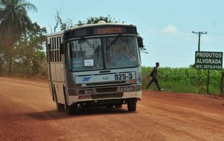 Parada de ônibus no Núcleo Rural de Taguatinga Junior Brunelli